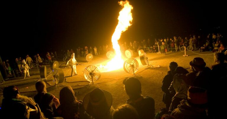Inside-Burning-Mans-seedy-underbelly-—-from-violent-thieves-to-raw-aholes.jpg