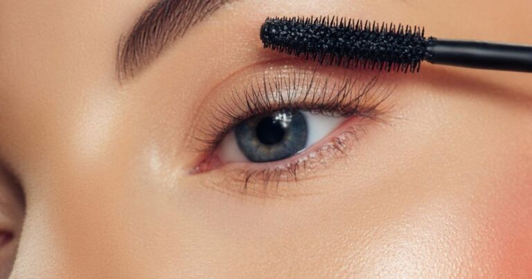 MampS-shoppers-love-this-7-own-brand-‘smudge-proof-mascara-–-and-its-on-sale.jpg
