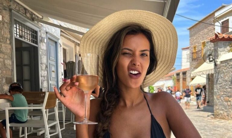 Maya-Jama-and-Stormzy-stranded-on-tarmac-in-air-traffic-chaos-after-reuniting.jpg
