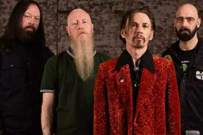 Nineties-indie-icons-unrecognisable-27-years-after-hit-single-split-and-bandmates-mysterious-death-The-Sun.jpg