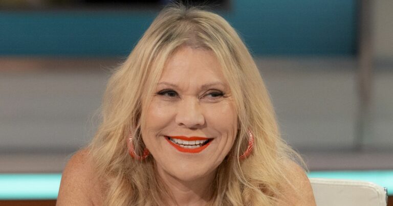 Shameless-Tina-Malone-celebrates-25-years-sober-after-drinking-30-40-gins-a-day.jpg