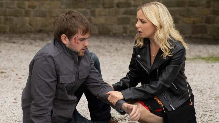 Tom-King-violently-attacked-after-row-with-Belle-Dingle-in-Emmerdale-The-Sun.jpg