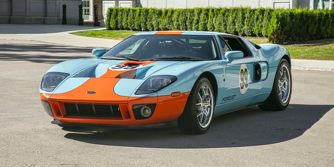 A-94-Mile-2006-Ford-GT-Heritage-Edition-Hits-the-Auction-Block.jpg