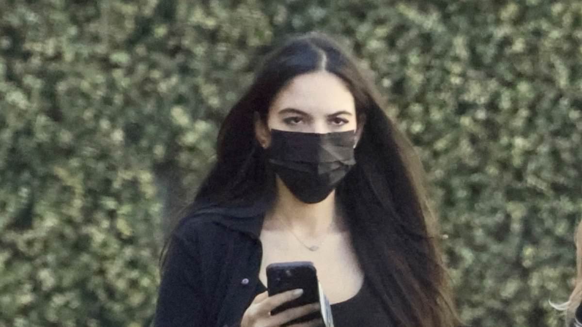 Al-Pacinoaposs-83-baby-mama-Noor-Alfallah-29-steps-out-in-LA.jpg
