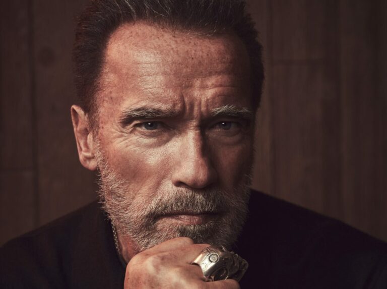 Arnold-Schwarzenegger-Celebrates-Becoming-U.S.-Citizen-40-Years-Ago.jpg