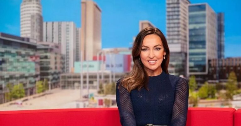 BBCs-Breakfasts-Sally-Nugent-hailed-yummy-as-she-wows-in-plunging-swimsuit.jpg