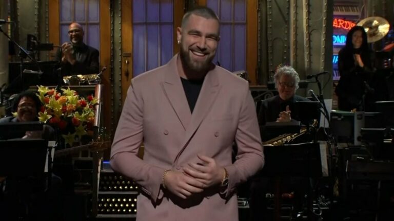 CBS-Announcer-Has-Fun-With-Rumored-Travis-Kelce-Taylor-Swift-Matchup.jpg