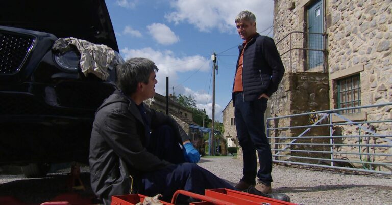 Cain-and-Caleb-make-progress-and-Belle-and-Toms-date-goes-wrong-in-Emmerdale-spoilers-.jpg
