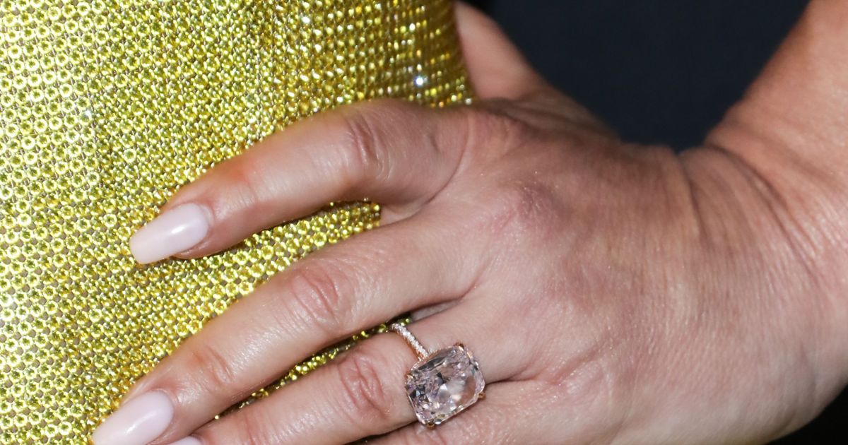 Celebrity-engagement-ring-photos.jpg