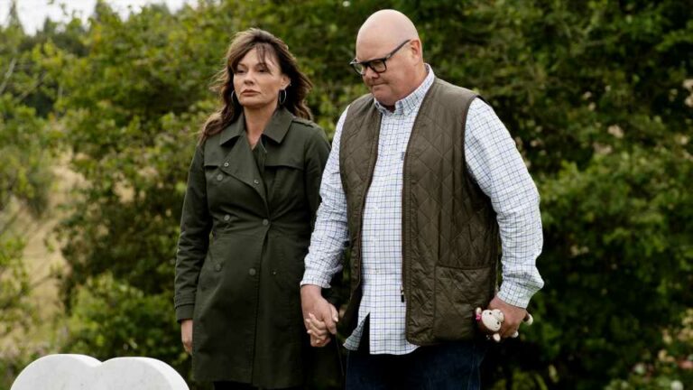 Chas-devastated-as-she-loses-daughter-Eve-to-ex-Paddy-in-Emmerdale-The-Sun.jpg