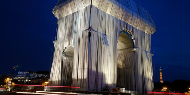 Christo-and-Jeanne-Claude‘s-‘LArc-de-Triomphe-Wrapped-Will-Be-Recycled-for-2024-Paris-Olympics.jpg