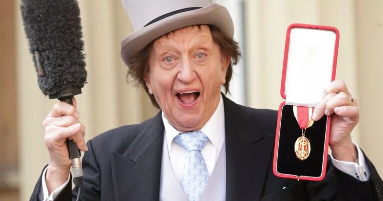 Comedy-legend-Sir-Ken-Dodds-widow-is-being-haunted-by-his-ghost.jpg