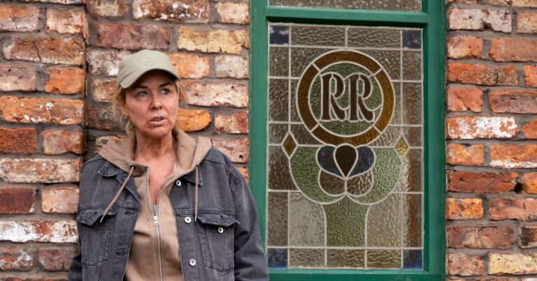Coronation-Street-addresses-mystery-of-drug-addict-Cassie039s-immaculate-teeth.jpg