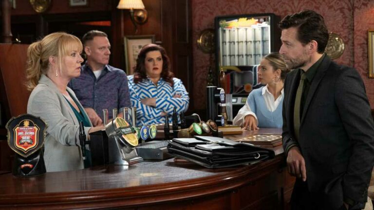 Coronation-Street-serial-killer-Stephen-trapped-as-Jenny-makes-discovery-The-Sun.jpg