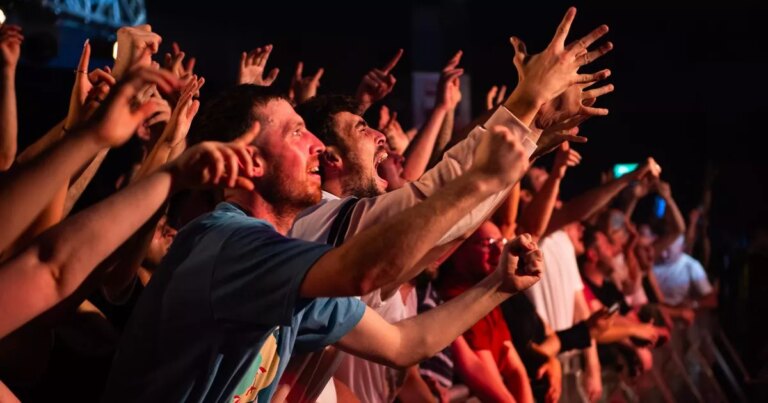 Courteeners-fill-basement-with-pumped-fans-in-Ladbrokes-Live-Club-NME-launch.jpg