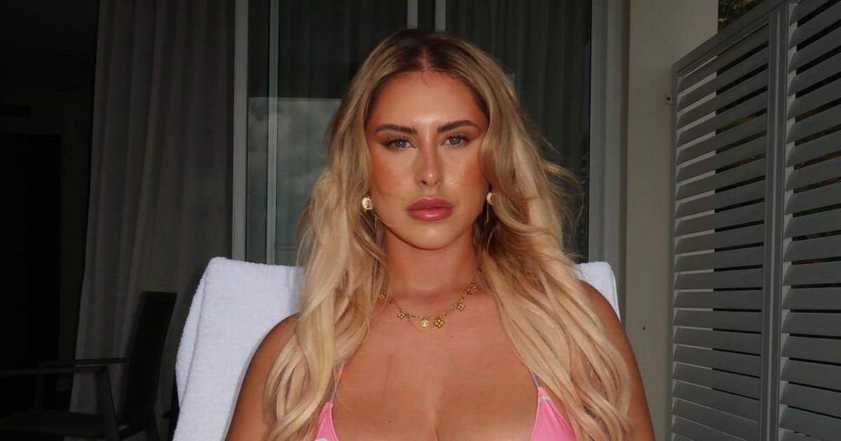 Curvy-model-told-she-has-most-perfect-belly-ever-as-she-flaunts-it-in-bikini.jpg