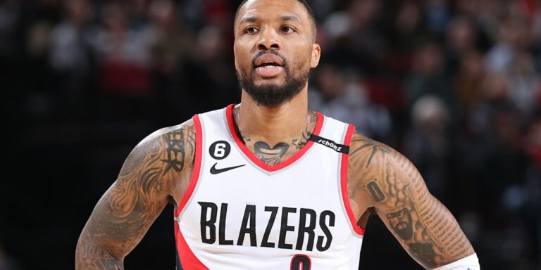 Damian-Lillard-Says-He-Would-Rather-quotLose-Every-Yearquot-Than-Play-for-Golden-States-Warriors.jpg