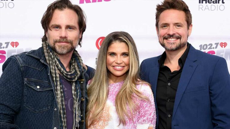 Danielle-Fishel-Worried-Honesty-of-New-Podcast-Would-039Ruin039-Boy-Meets-World-for-Fans.jpg