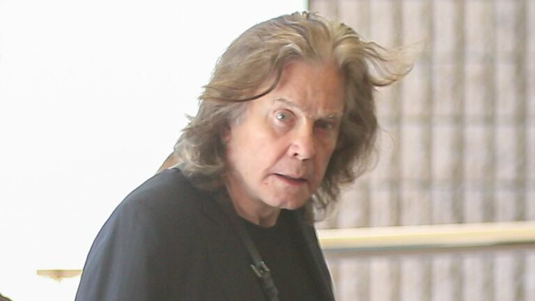 EXCLUSIVE-Sharon-and-Kelly-Osbourne-share-promising-Ozzy-update.jpg