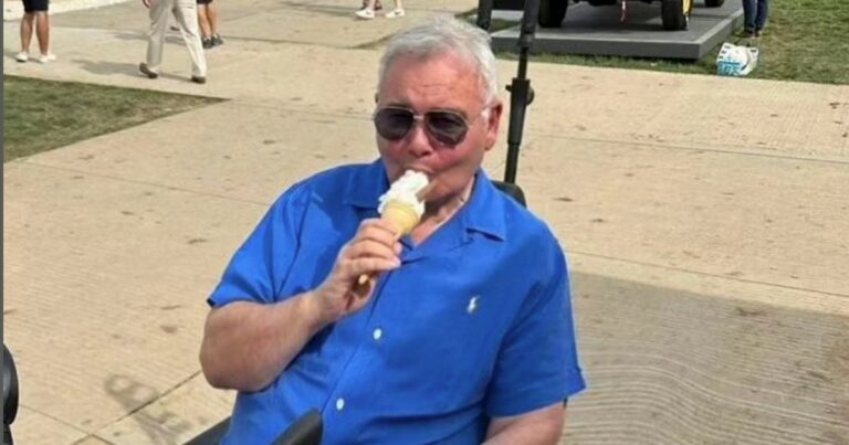 Eamonn-Holmes-enjoys-ice-cream-on-his-mobility-scooter-amid-health-woes.jpg