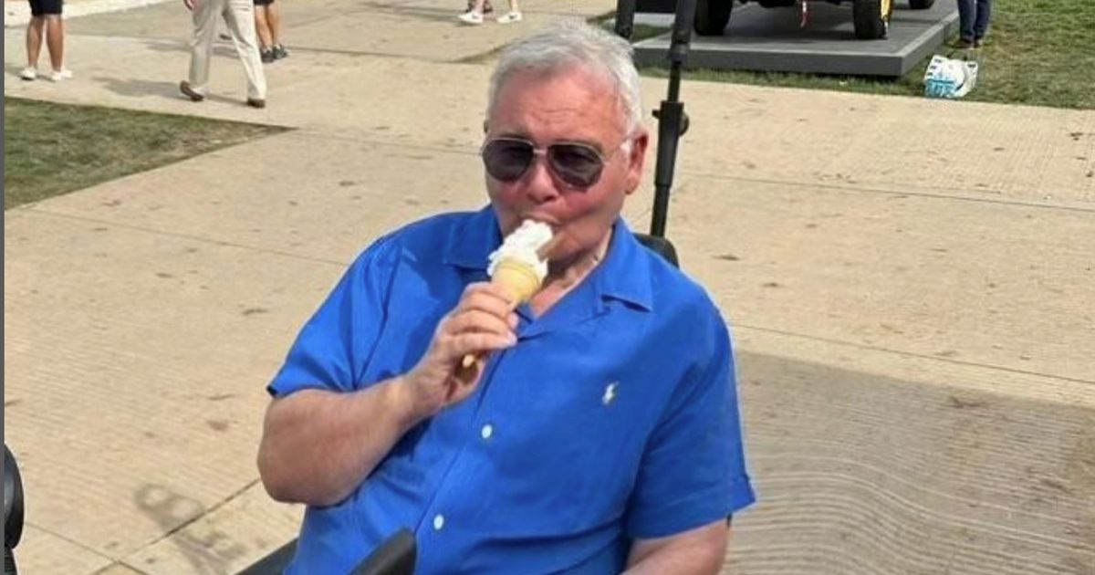 Eamonn-Holmes-enjoys-ice-cream-on-his-mobility-scooter-amid-health-woes.jpg
