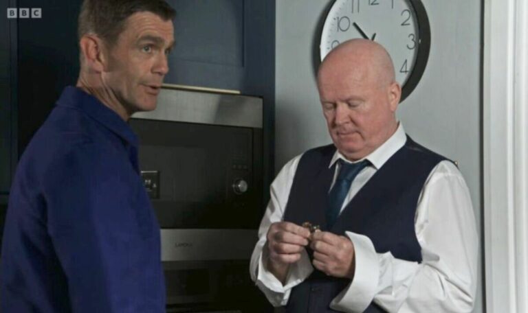 EastEnders-fans-work-out-Christmas-death-victim-following-cufflinks-clue.jpg