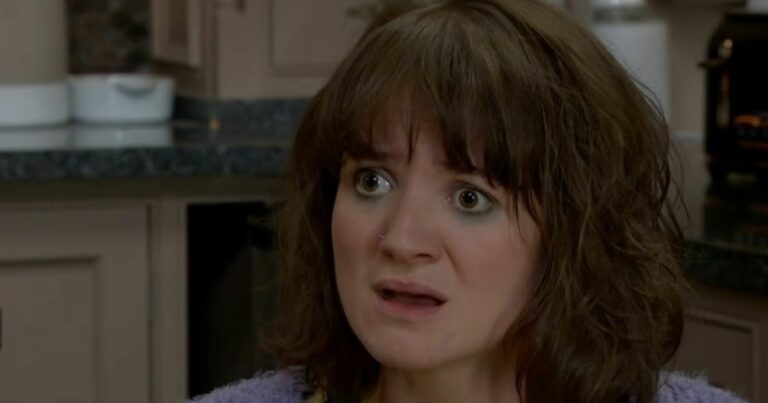 Emmerdale-fans-gasp-as-they-discover-identity-of-the-father-of-Gails-baby.jpg
