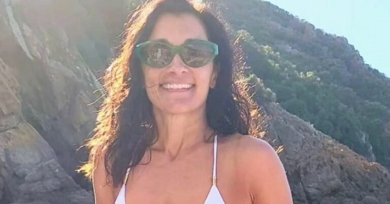 Emmerdales-Rebecca-Sarker-labelled-a-goddess-by-fans-as-she-poses-on-boat-in-bikini-.jpg