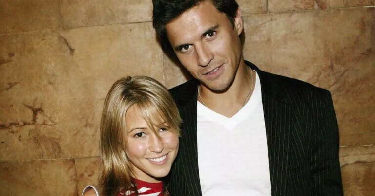 Ex-Hollyoaks-hunk-admits-he-gave-up-fame-and-A-list-flings-to-get-a-normal-job.jpg