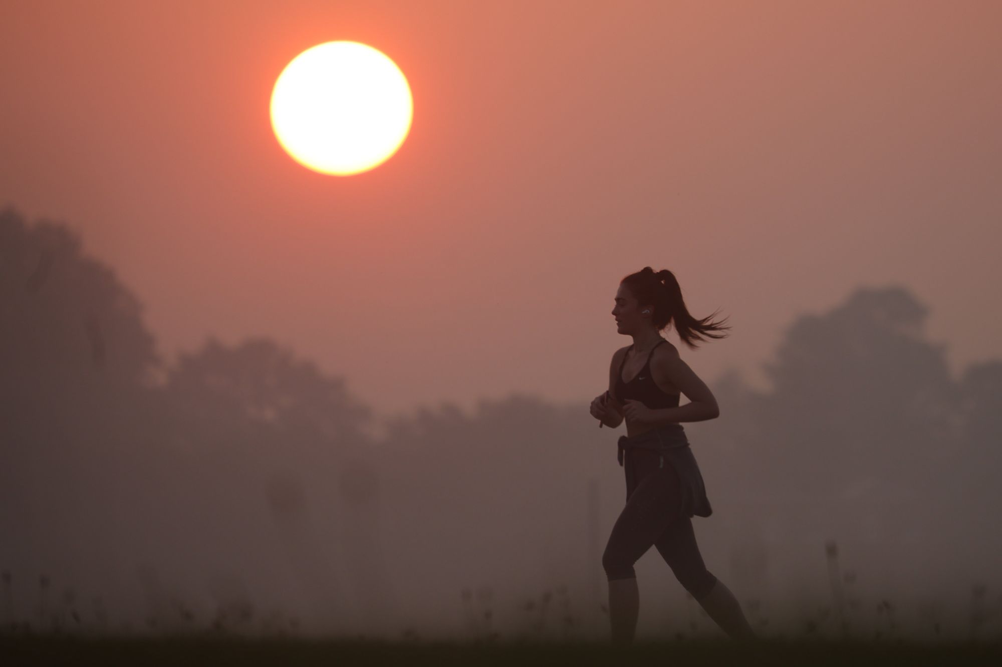 Exactly-what-happens-to-your-body-during-a-heatwave-and-the-10-red-flags-you-must-never-ignore-The-Sun.jpg