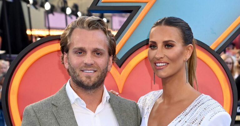 Ferne-McCann-reveals-it-was-love-at-first-sight-when-she-met-Lorri-Haines.jpg