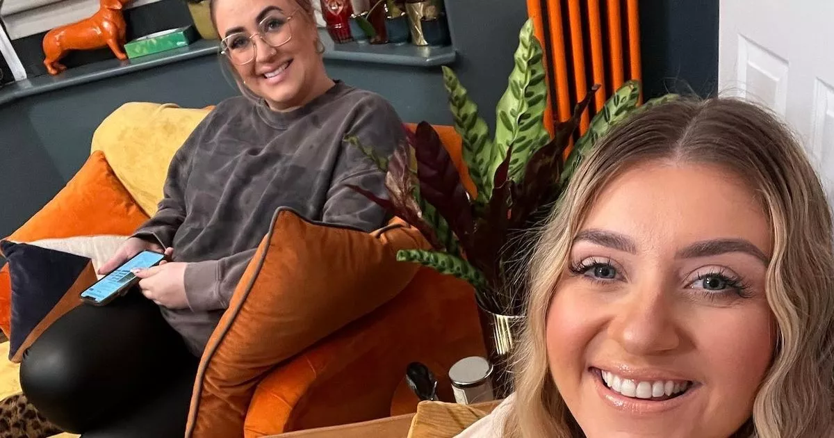 Goggleboxs-biggest-secrets-from-restricted-phrases-to-pay-and-food-allowance.jpg