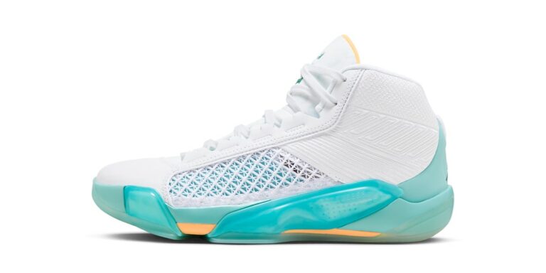 Guo-Ailun-Continues-His-PE-Streak-With-This-Air-Jordan-38.jpg