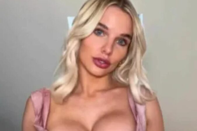 Helen-Flanagan-hits-back-at-cruel-trolls-after-being-mum-shamed-for-glam-video-The-Sun.jpg