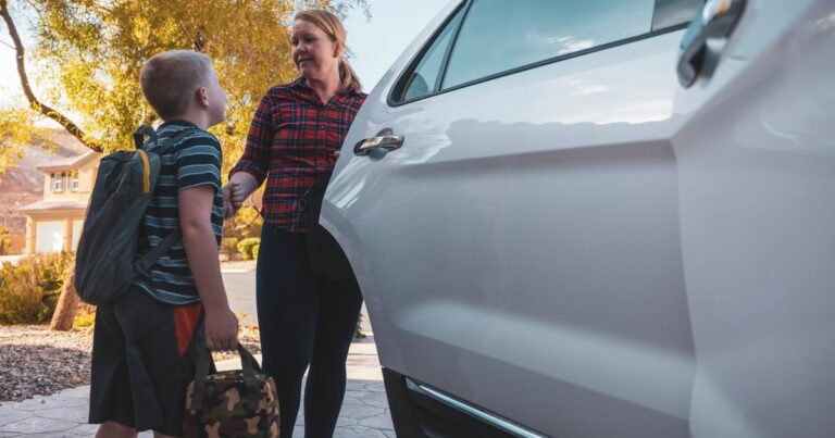 Highway-Code-rule-could-land-parents-fines-when-parking-up-during-school-run.jpg