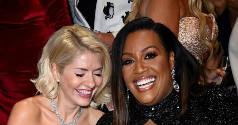 Holly-Willoughby-used-Alison-Hammond-as-a-shield-while-This-Morning-got-booed.jpg