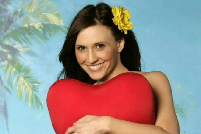 Jayne-Middlemiss-seen-18-years-after-stunning-TV-and-radio-star-won-the-original-Love-Island-The-Sun.jpg