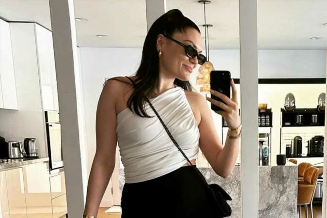 Jessie-J-looks-incredible-as-she-shows-off-post-baby-body-after-giving-birth-The-Sun.jpg