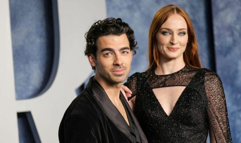 Joe-Jonas-warns-concertgoers-dont-believe-stories-about-Sophie-Turner-split.jpg
