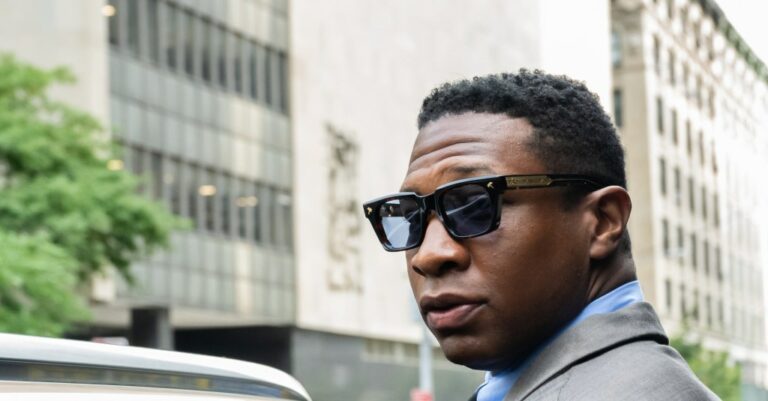 Jonathan-Majors-Domestic-Violence-Trial-Delayed-Again.jpg