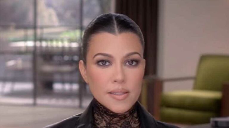 Kardashian-fans-find-‘real-reason-Kourtneyx27s-‘jealous-of-Kim-and-even-‘hates-younger-sister-after-nastiest-fight-ever-The-Sun.jpg