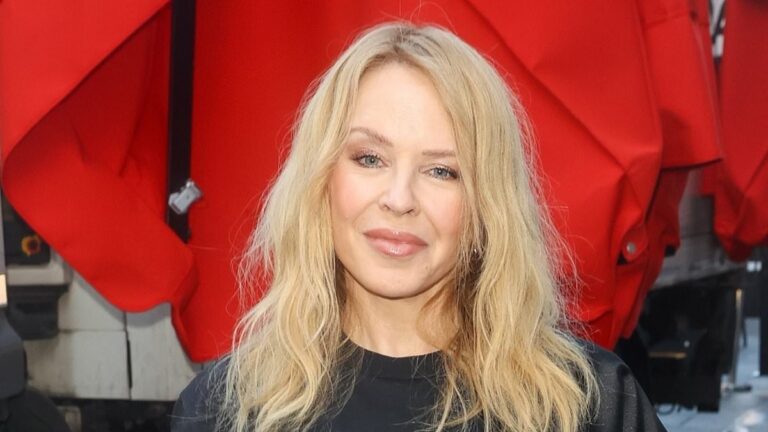 Kylie-Minogue-is-fed-up-with-people-asking-about-her-love-life.jpg