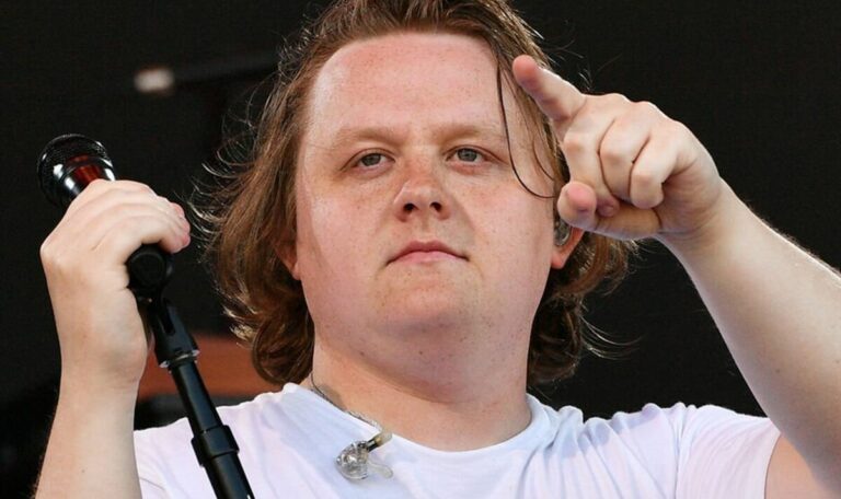 Lewis-Capaldis-face-spotted-in-mans-fish-and-chips-paper-in-strange-apparition.jpg
