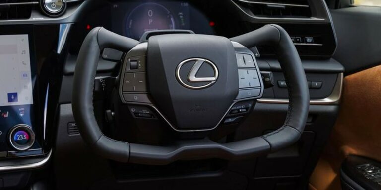 Lexus-Expected-To-Offer-Yoke-Steering-Wheels-in-a-Range-of-Vehicles-in-2024.jpg