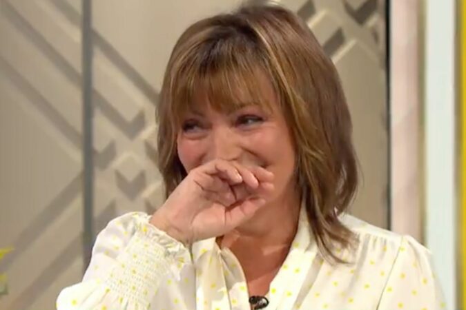 Lorraine-fans-left-stunned-as-guest-lifts-up-her-skirt-and-flashes-her-knickers-live-on-air-The-Sun.jpg