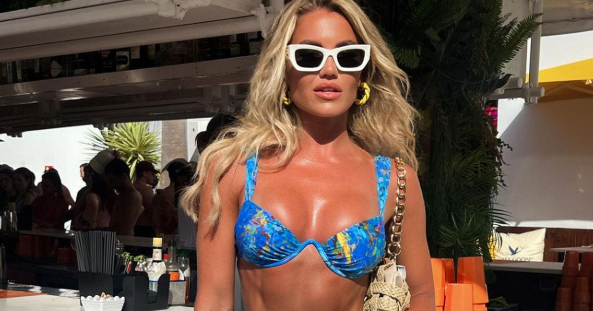 Love-Island-Molly-Smiths-sexiest-snaps-—-wet-t-shirt-bikinis-and-racy-lingerie.jpg