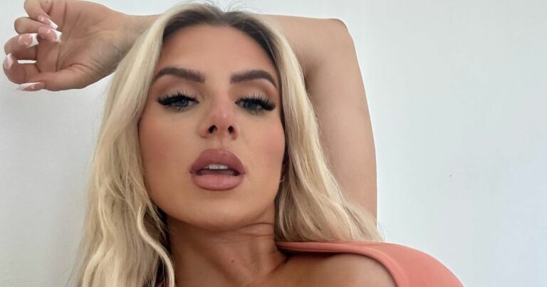 Love-Islands-Chloe-Burrows-begs-fans-to-not-use-household-item-as-sex-toy.jpg