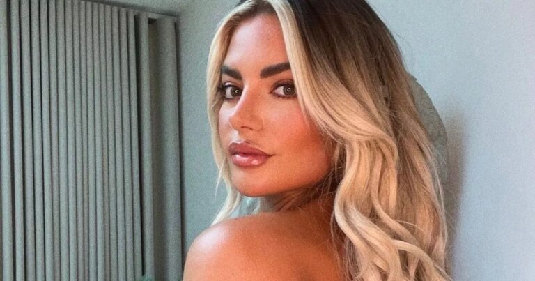 Love-Islands-Megan-Barton-Hanson-wows-as-she-flashes-side-boob-in-daring-top.jpg