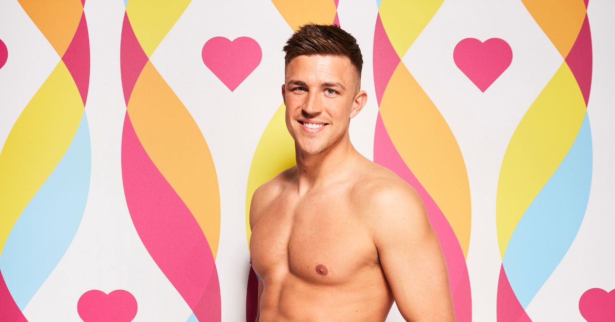 Love-Islands-Mitchel-Taylor-dropped-by-management-amid-homophobia-accusations.jpg