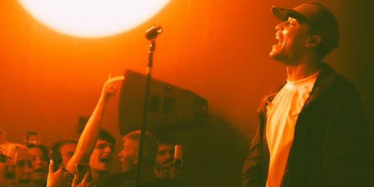 Loyle-Carner-Headlines-New-Balance-and-JDs-1906-World-Tour.jpg